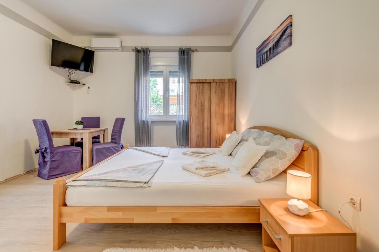 Petite Apartment สปลิท ภายนอก รูปภาพ