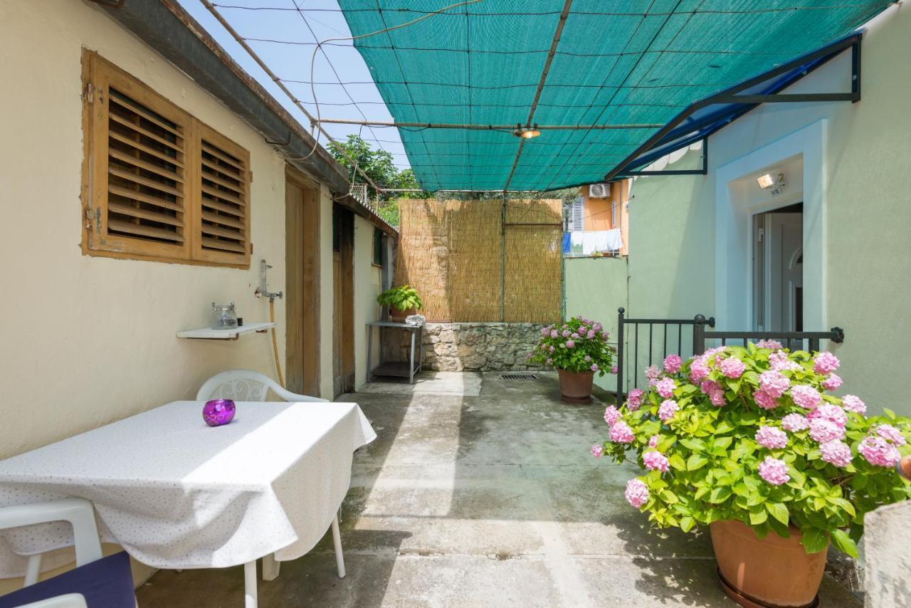 Petite Apartment สปลิท ภายนอก รูปภาพ
